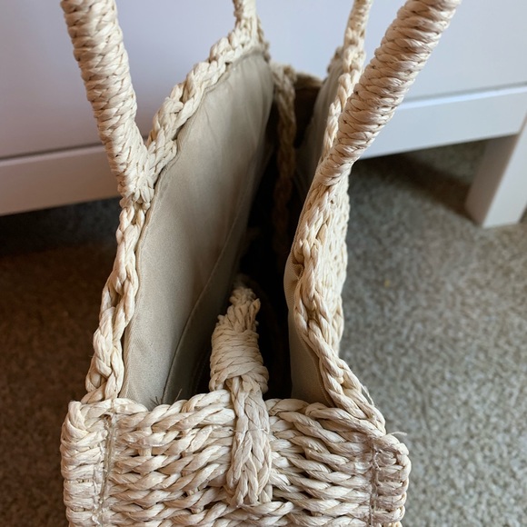 *NEW* Straw Round Bag - Picture 4 of 5
